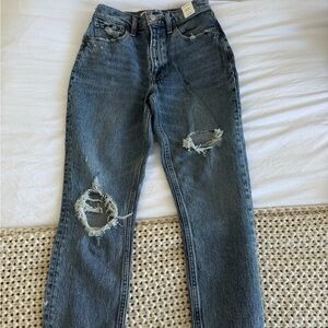 Abercrombie high rise mom Jean